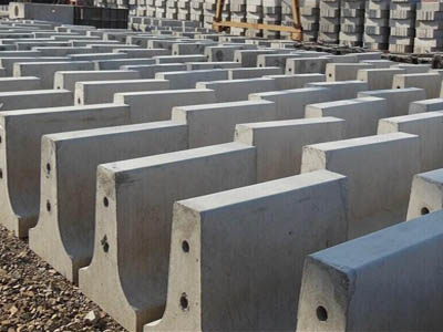 1588980608200269.jpg 隔離墩模具21.jpg