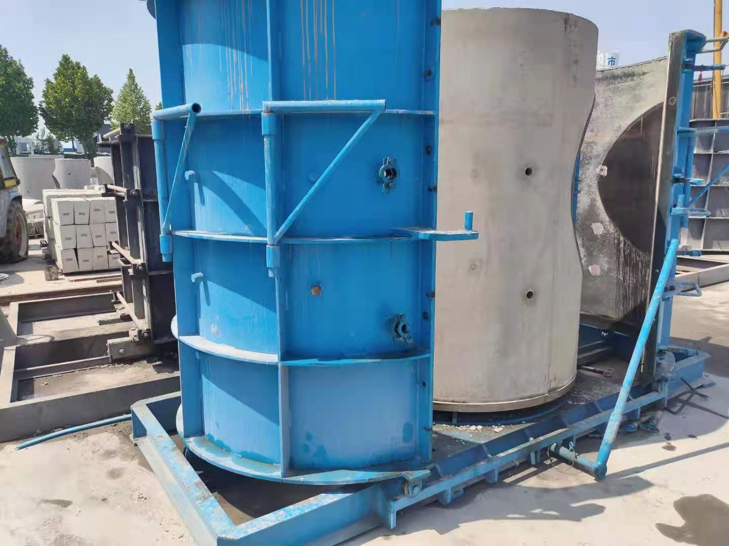 1615670872167939.jpg 檢查井模具1.jpg