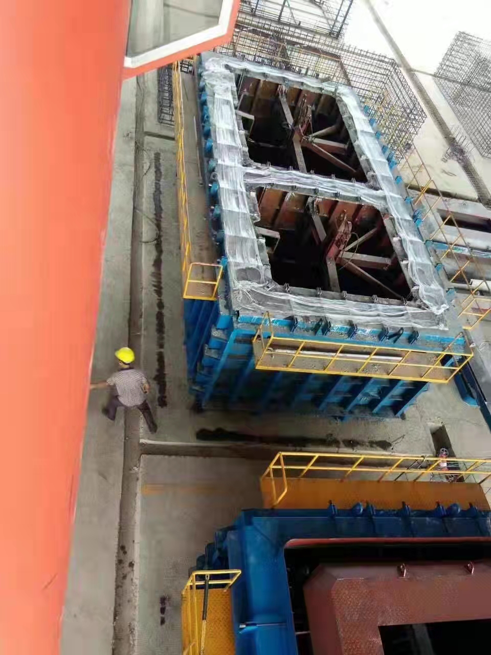 1637818006391273.jpg 管廊模具11.jpg